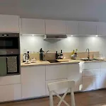 Semesterbostad The Coach House, *
