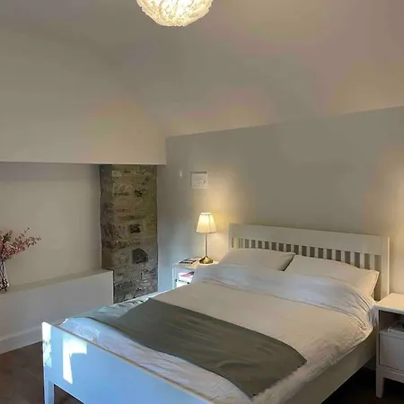 בית נופש The Coach House, *
