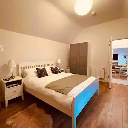 בית נופש The Coach House, קלונקילטי